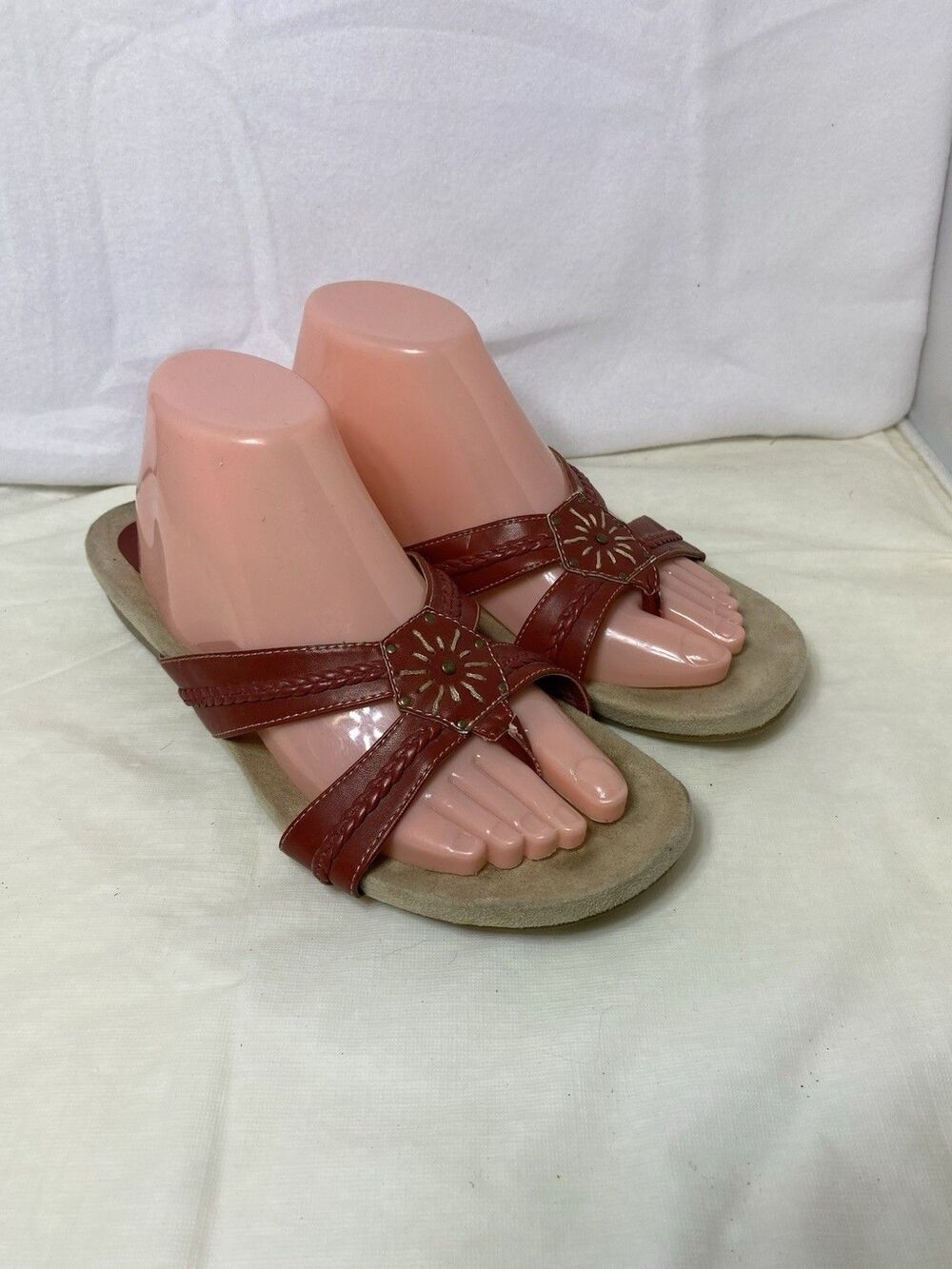 G.H. Bass & Co. Flip Flop Thong Sandals Size 10M Red Women’s